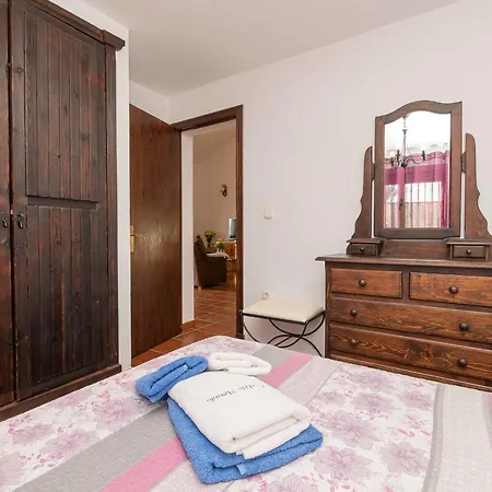 Amado By Interhome * كونيل ذي لا فرونتيرا